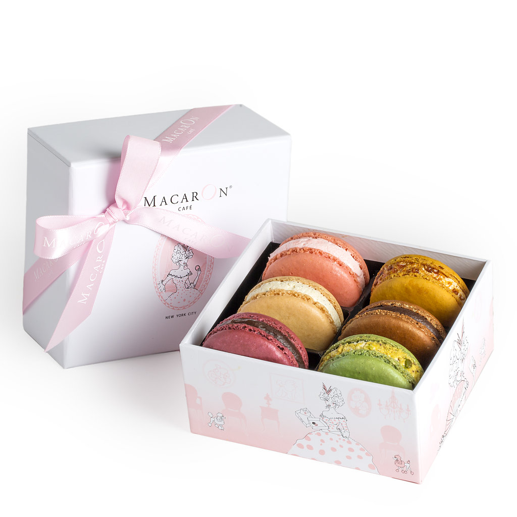 GET YUMMY AND STYLISH MACARON BOXES